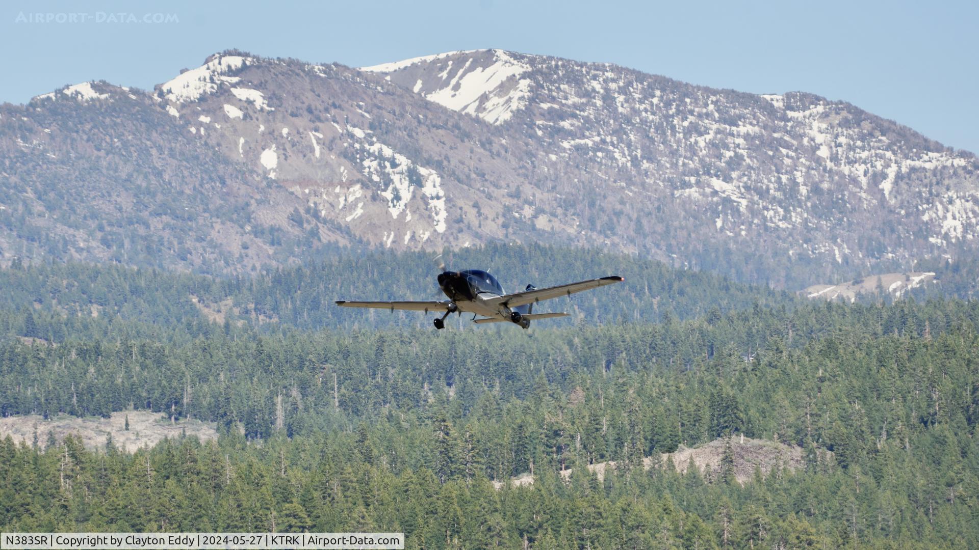 N383SR, 2006 Cirrus SR22 C/N 2164, Truckee Tahoe airport in 2024.