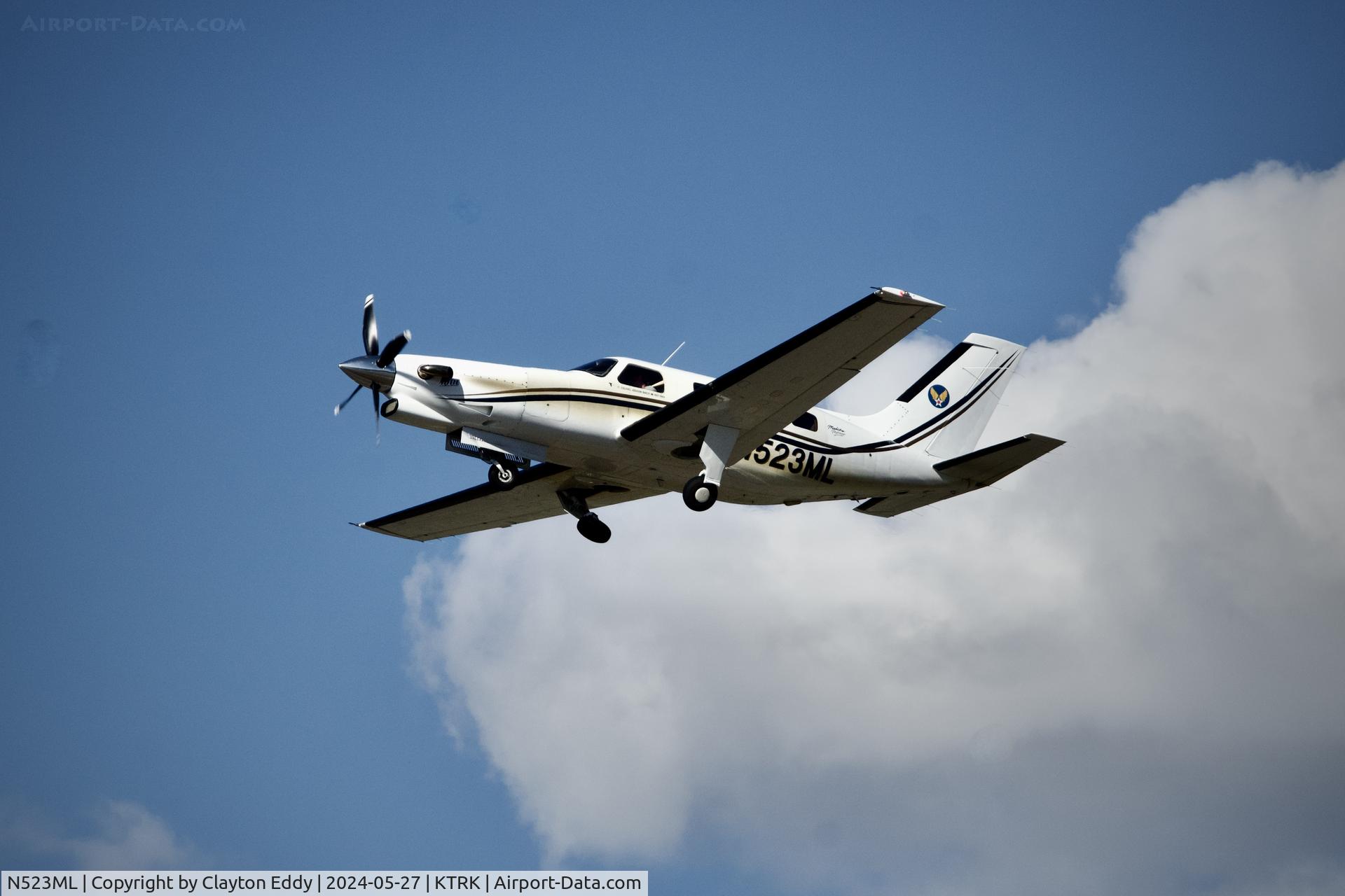 N523ML, 1989 Piper PA-46-350P Malibu Mirage C/N 4622087, Truckee Tahoe airport in California 2024.