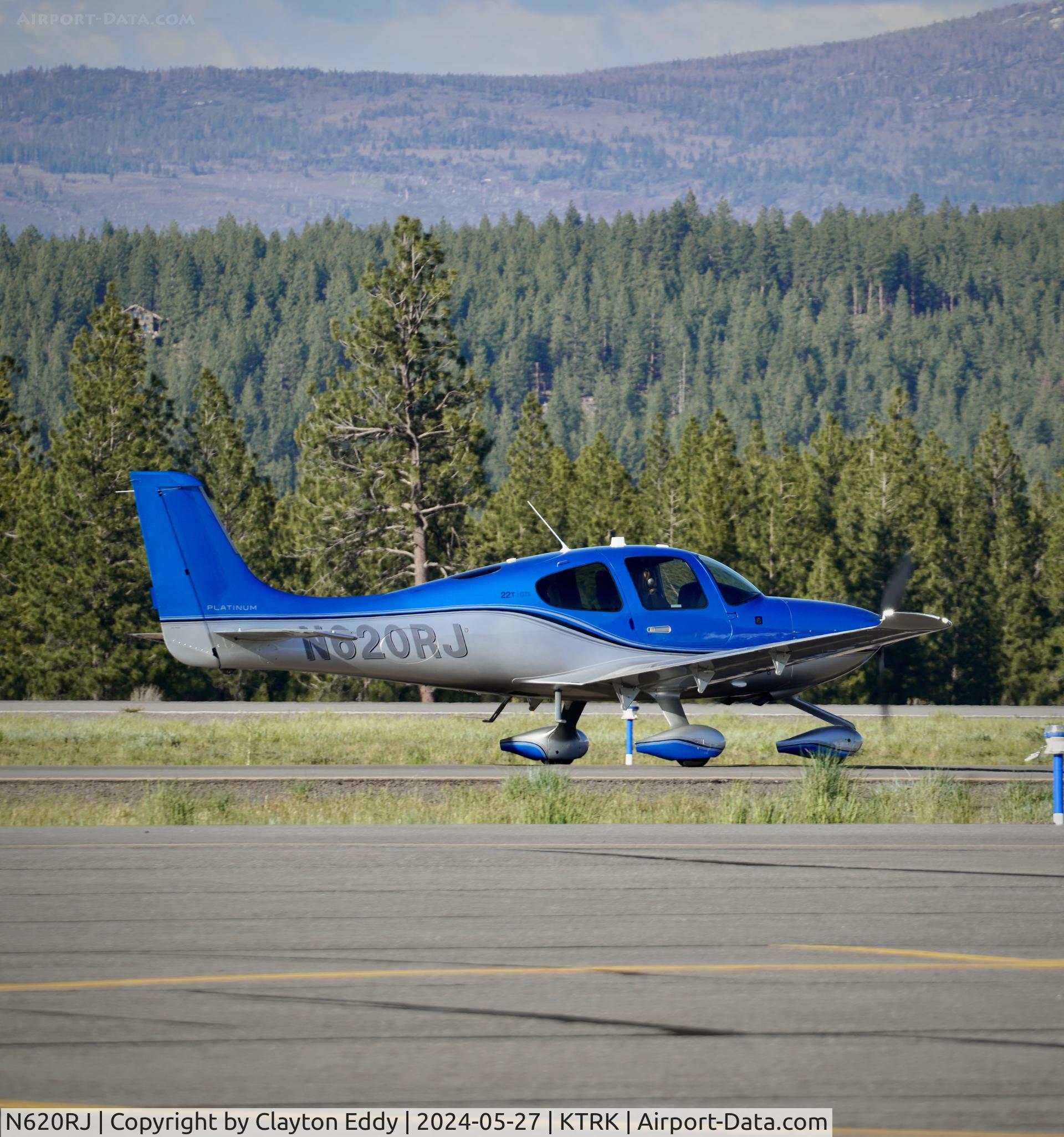 N620RJ, 2019 Cirrus Design Corp. SR22T C/N 2014, Truckee Tahoe airport in California 2024.
