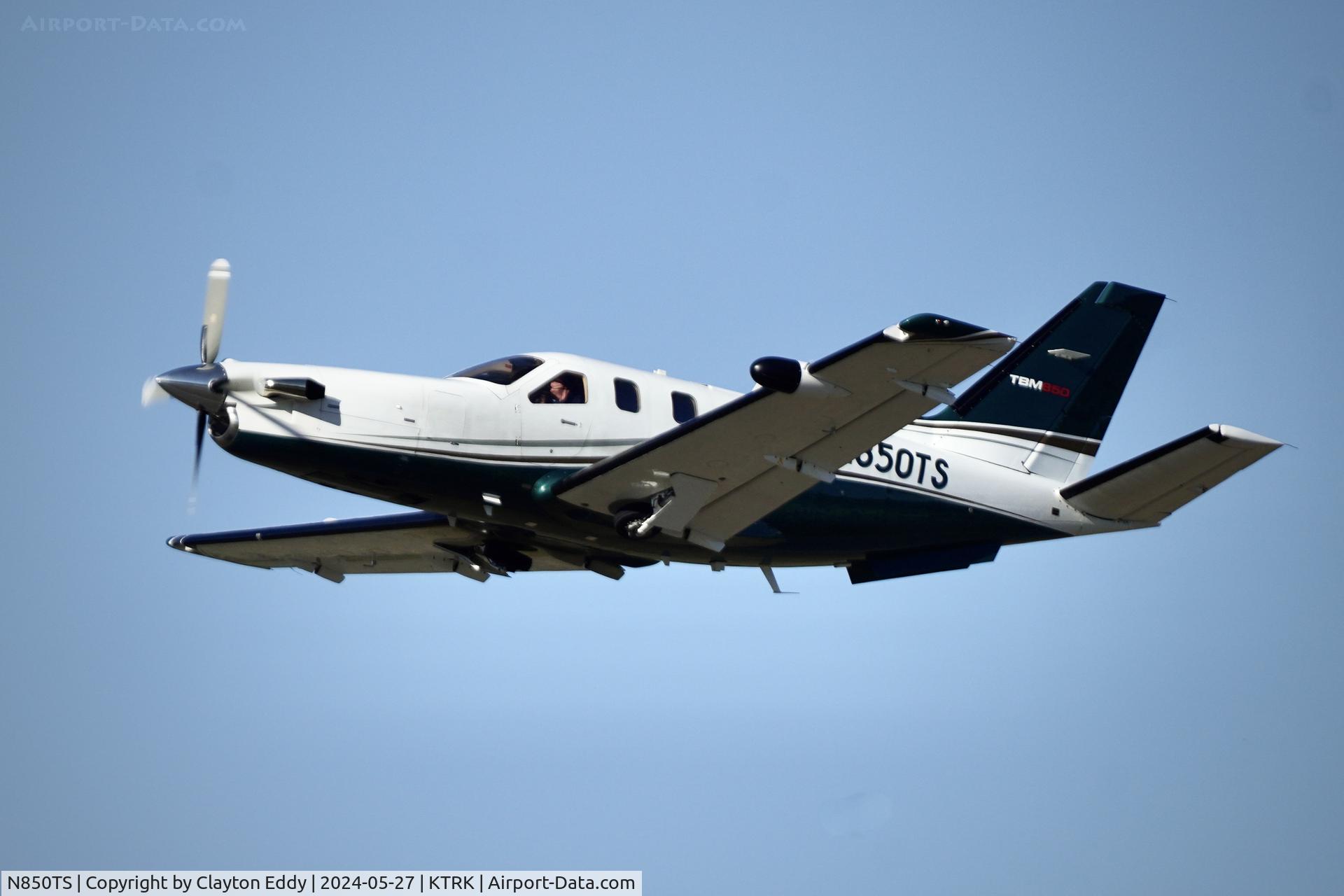 N850TS, 2012 Socata TBM-700 C/N 640, Truckee Tahoe airport in California 2024.