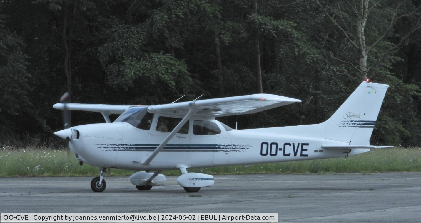 OO-CVE, Cessna 172R Skyhawk C/N 17280182, Ursel
