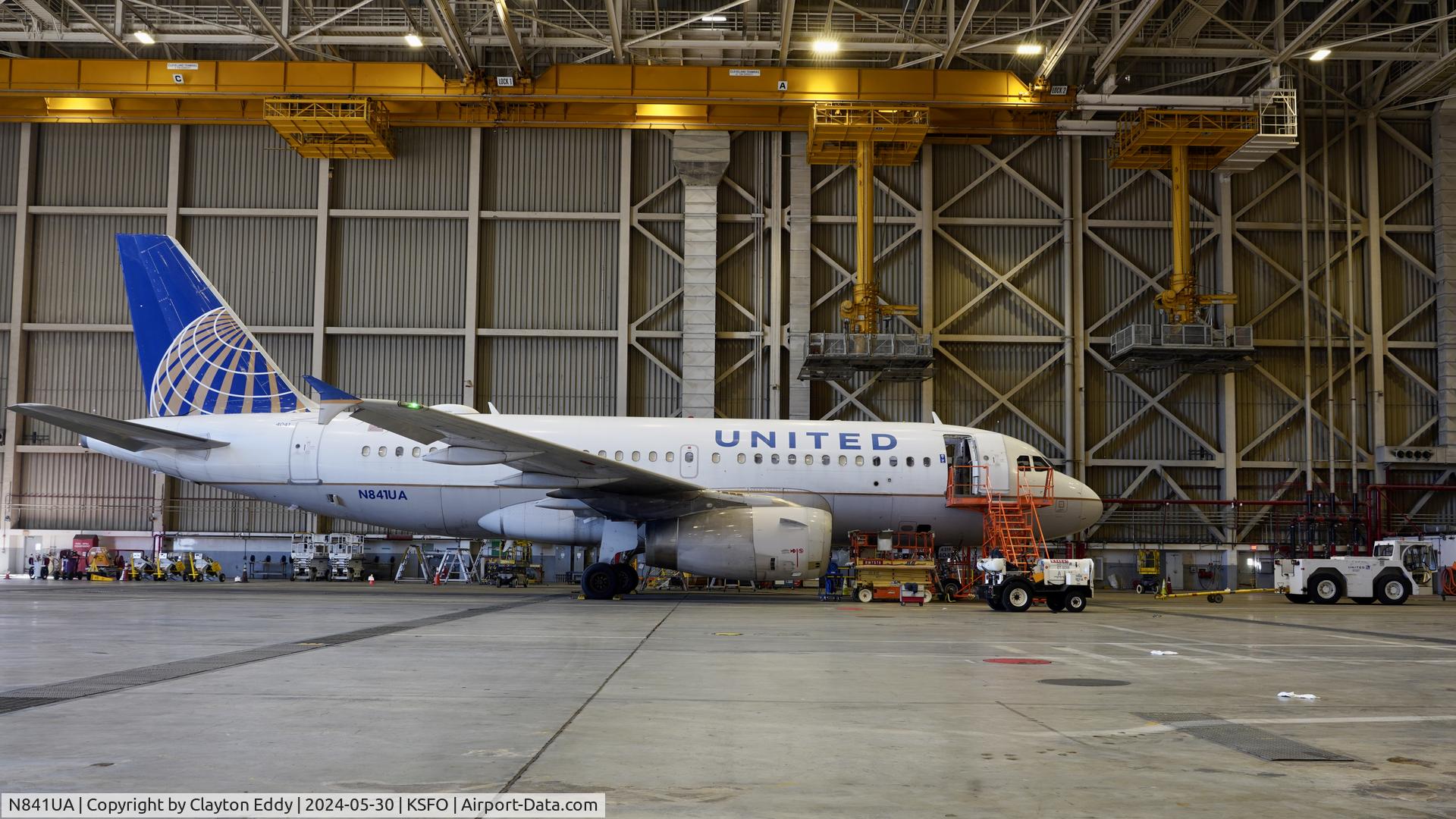N841UA, 2001 Airbus A319-131 C/N 1545, SFO 2024.