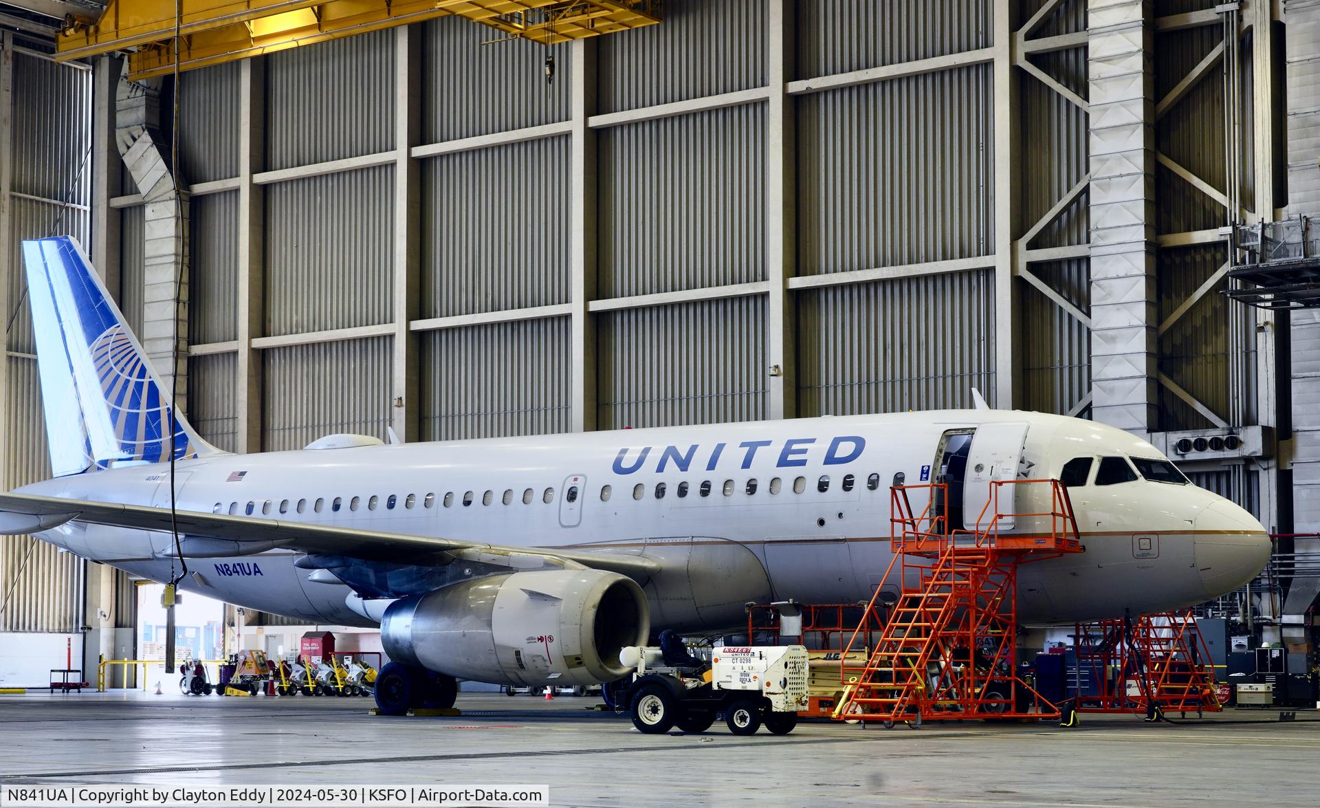 N841UA, 2001 Airbus A319-131 C/N 1545, SFO 2024.