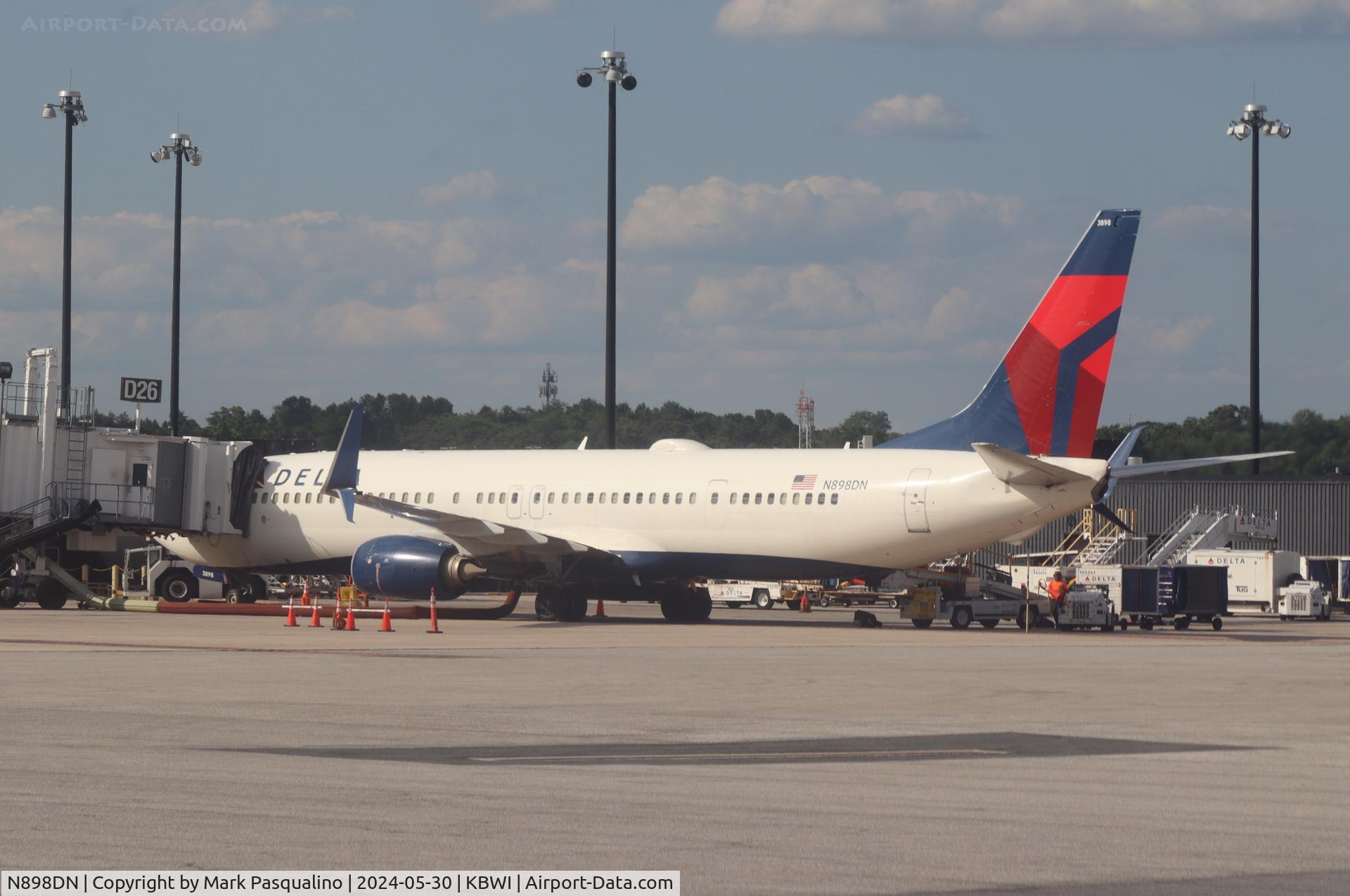 N898DN, 2018 Boeing 737-932/ER C/N 62778, Boeing 737-932/ER