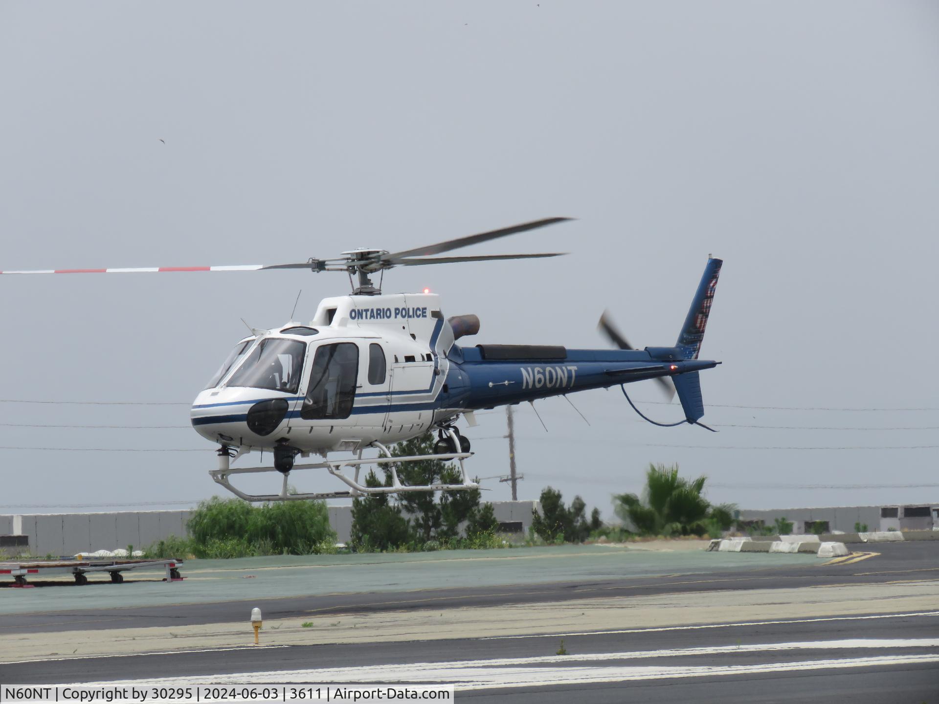 N60NT, 2017 Airbus Helicopters AS-350B-3 Ecureuil C/N 8466, Landing