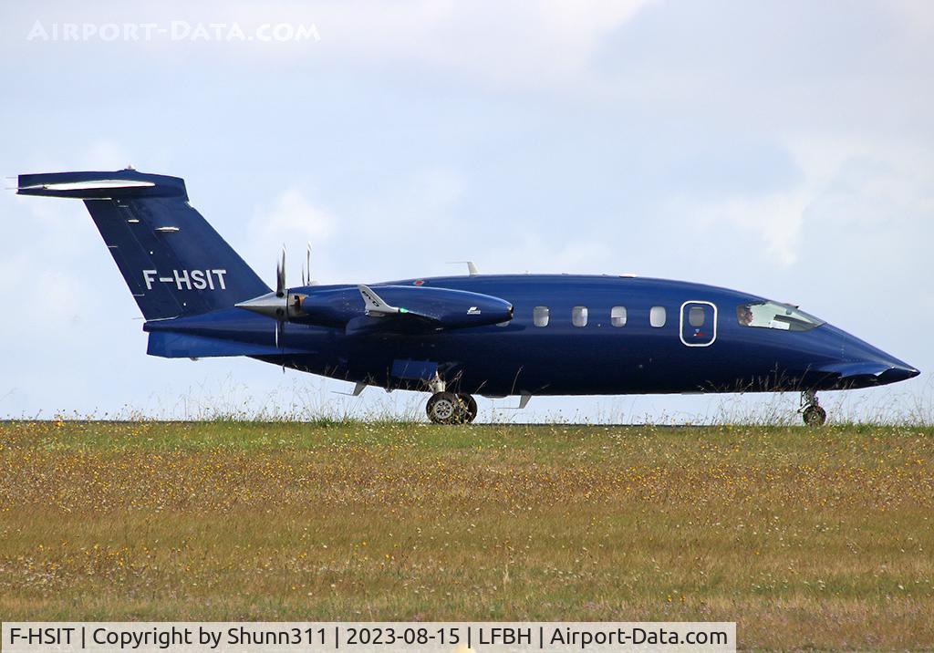 F-HSIT, Piaggio P.180 Avanti Evo C/N 3015, Taxiing to the Terminal...