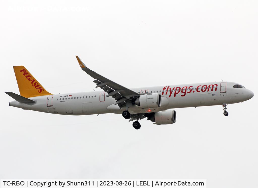 TC-RBO, 2022 Airbus A321-251NX C/N 10814, Landing rwy 06L