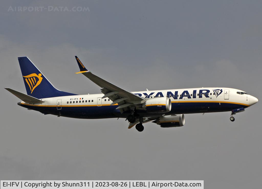 EI-IFV, 2022 Boeing 737-8 200 C/N 62346, Landing rwy 06L