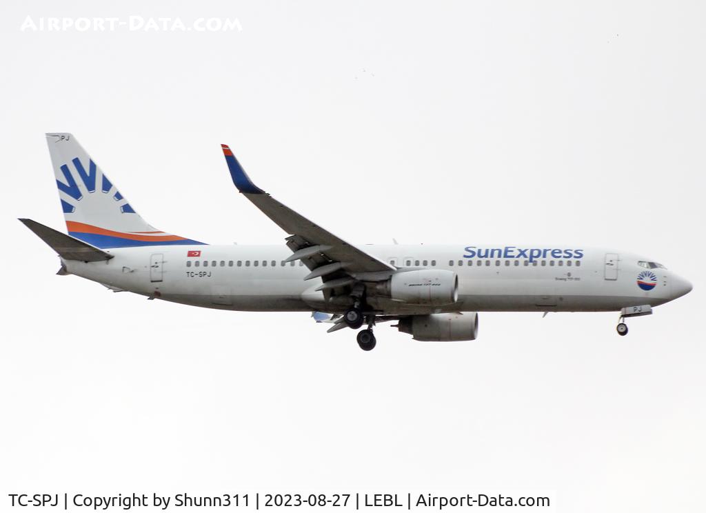 TC-SPJ, 2011 Boeing 737-82R C/N 40720, Landing rwy 06L