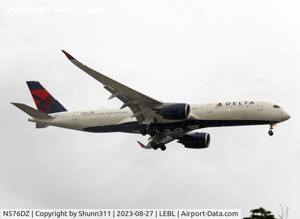 N576DZ, 2019 Airbus A350-941 C/N 313, Landing rwy 06L
