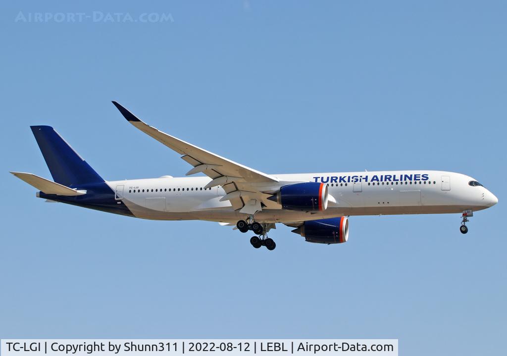 TC-LGI, 2021 Airbus A350-941 C/N 0457, Landing rwy 24R