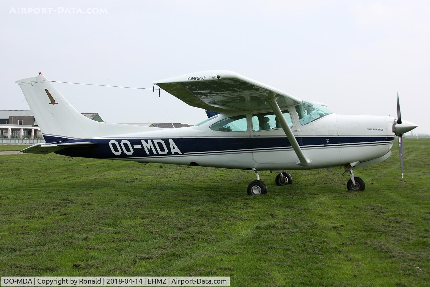 OO-MDA, Cessna R182 Skylane RG C/N R18201057, at ehmz