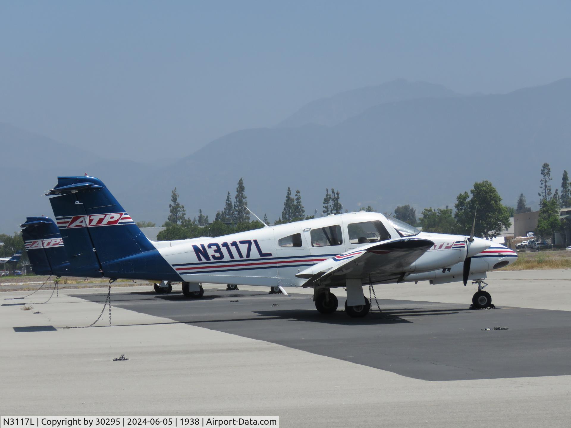 N3117L, 2005 Piper PA-44-180 Seminole C/N 4496202, Parked