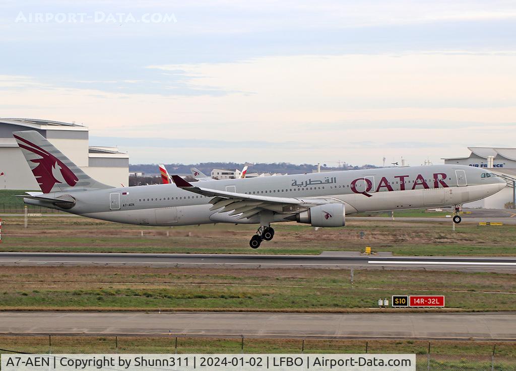 A7-AEN, 2008 Airbus A330-302 C/N 907, Landing rwy 14R