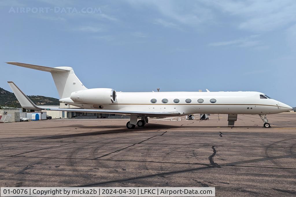 01-0076, 2001 Gulfstream Aerospace C-37A (G-V) C/N 645, Parked
