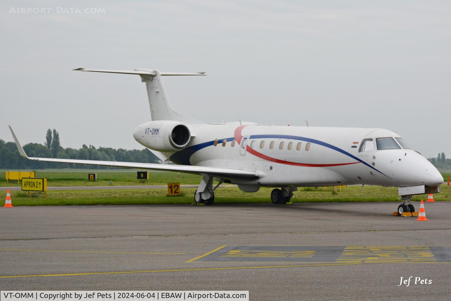 VT-OMM, 2016 Embraer EMB-135BJ Legacy 650 C/N 14501218, VT-OMM at Antwerp Airport.