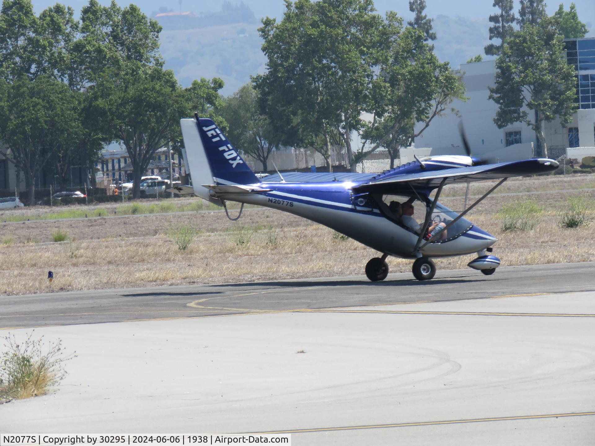 N2077S, 2002 Euro Ala Jet Fox JF.97 C/N 0037/002-US, Taxiing