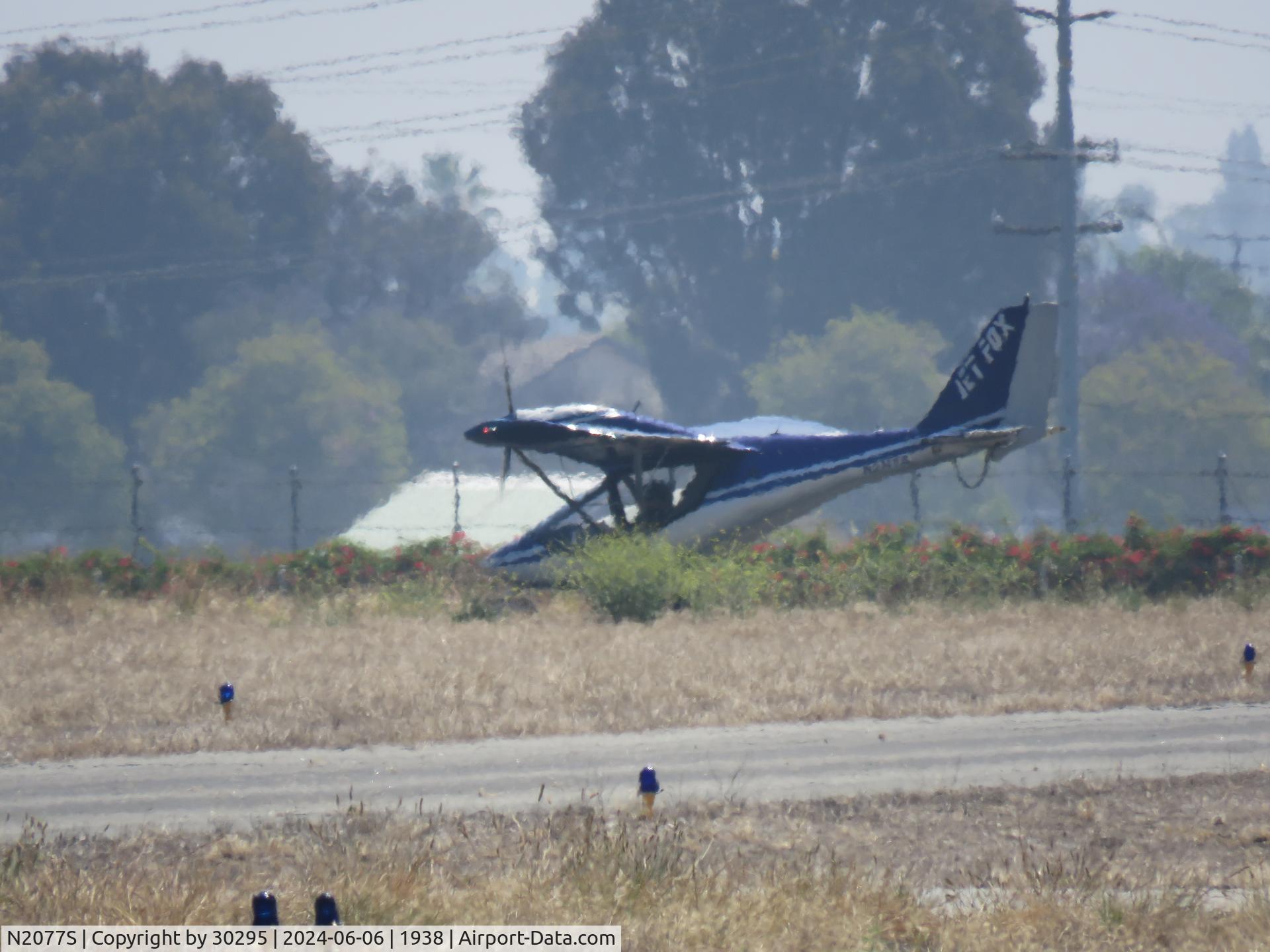 N2077S, 2002 Euro Ala Jet Fox JF.97 C/N 0037/002-US, Waiting