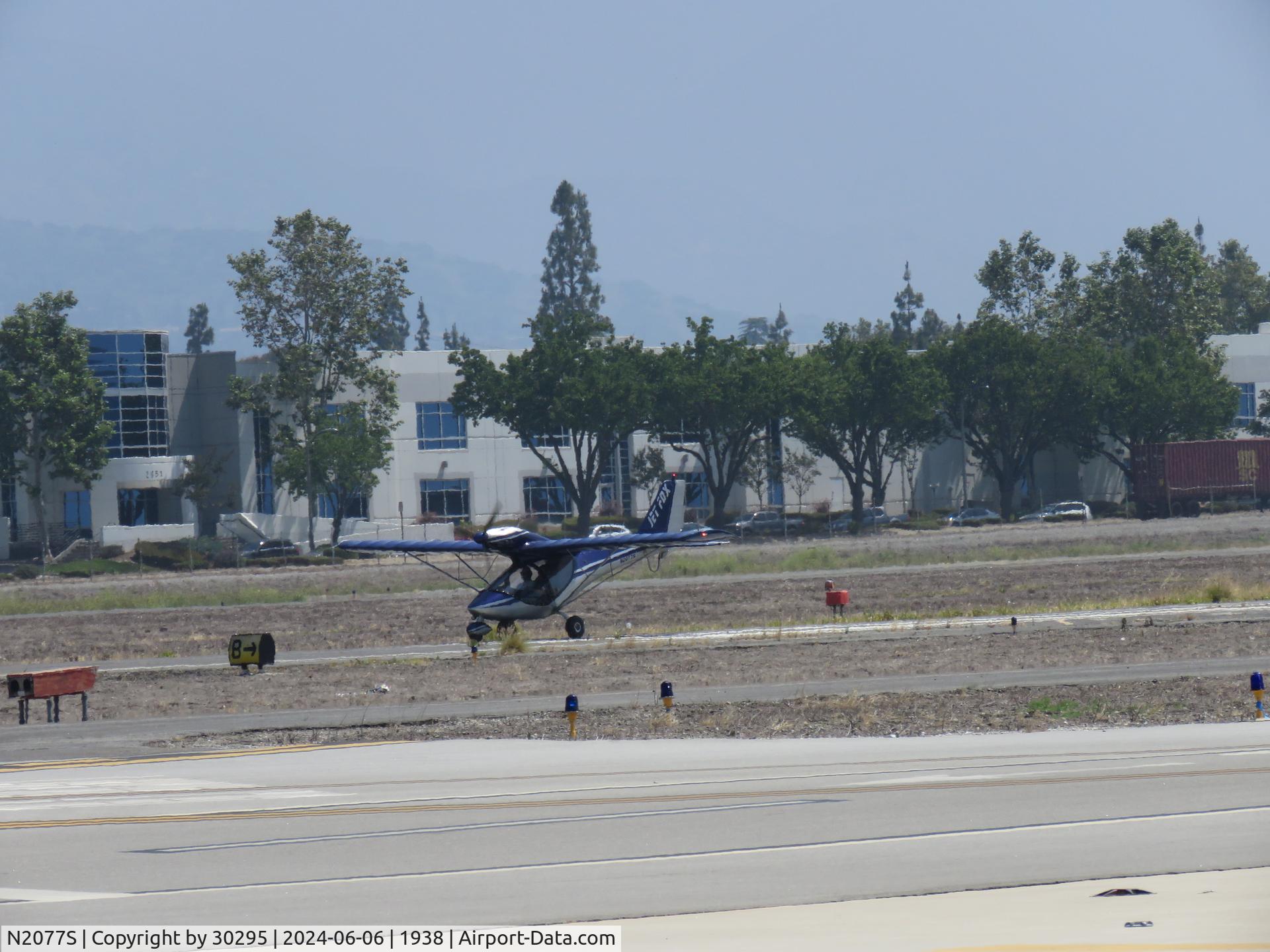 N2077S, 2002 Euro Ala Jet Fox JF.97 C/N 0037/002-US, Rolling