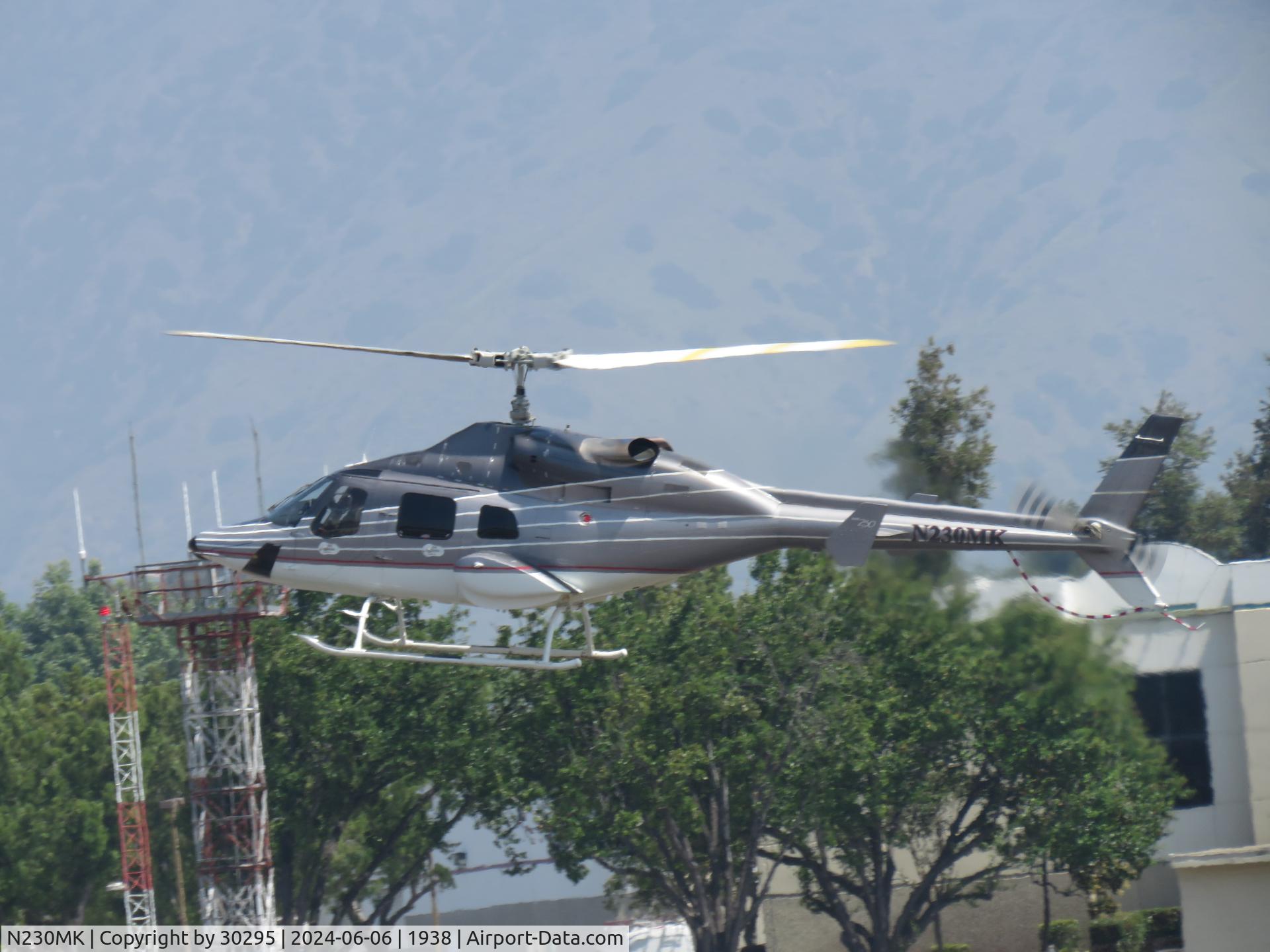 N230MK, 1995 Bell 230 C/N 23035, Flaring