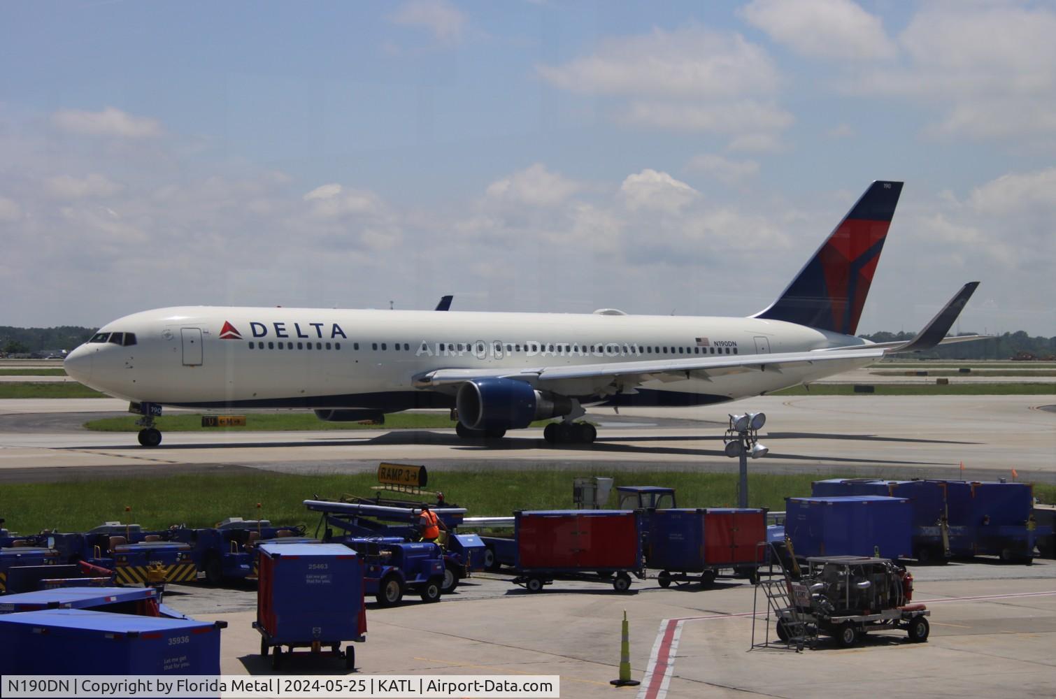 N190DN, 1997 Boeing 767-332 C/N 28447, DAL 763 zx ATL-MIA
