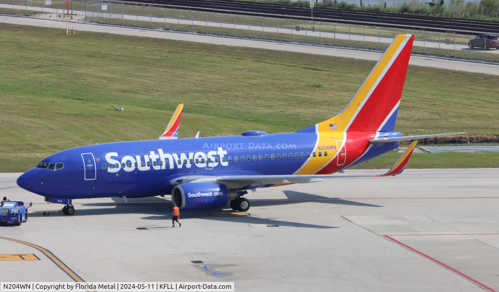 N204WN, 2005 Boeing 737-7H4 C/N 29855, SWA 737 zx FLL-BWI