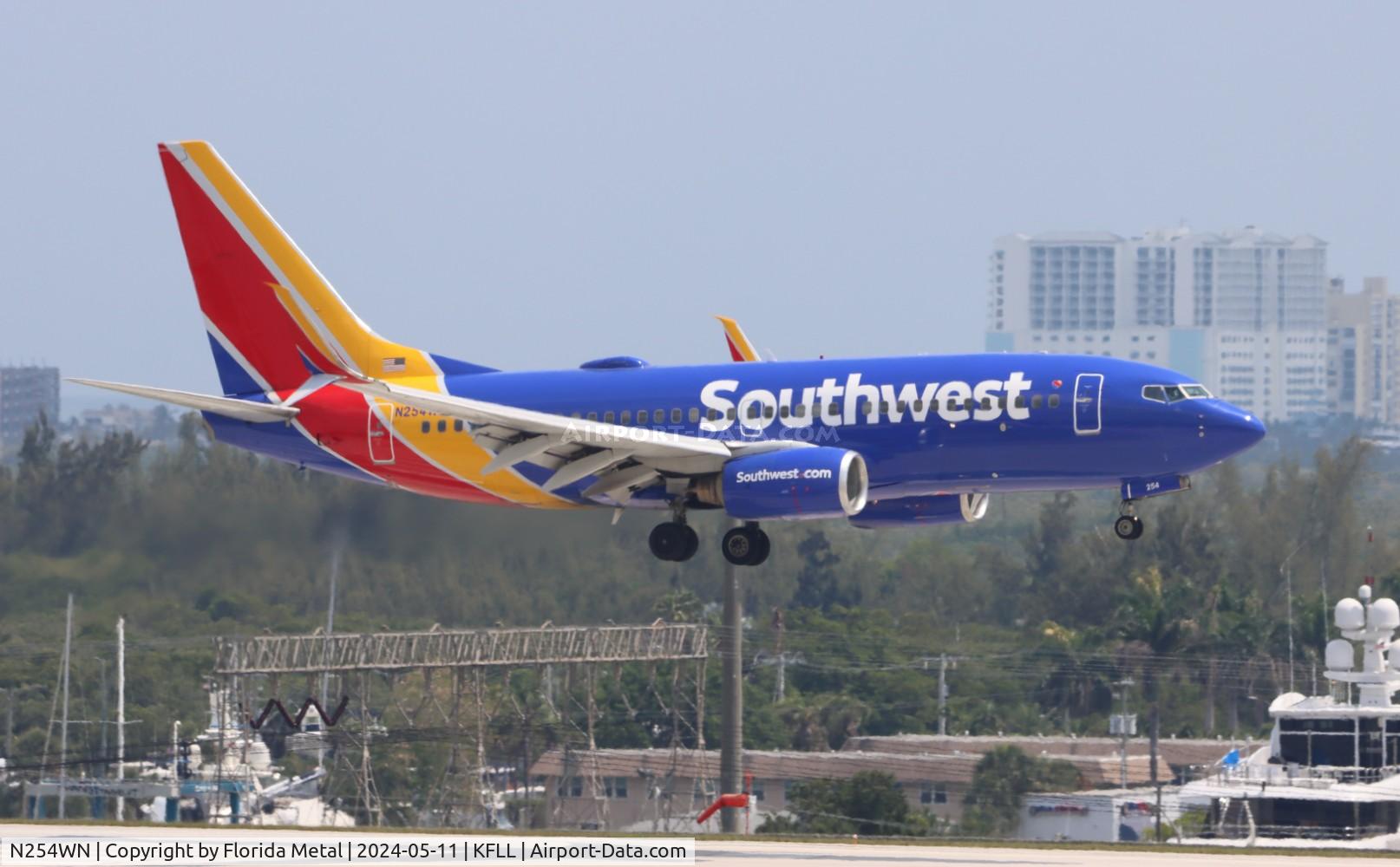 N254WN, 2006 Boeing 737-7H4 C/N 32512, SWA 737 zx BWI-FLL