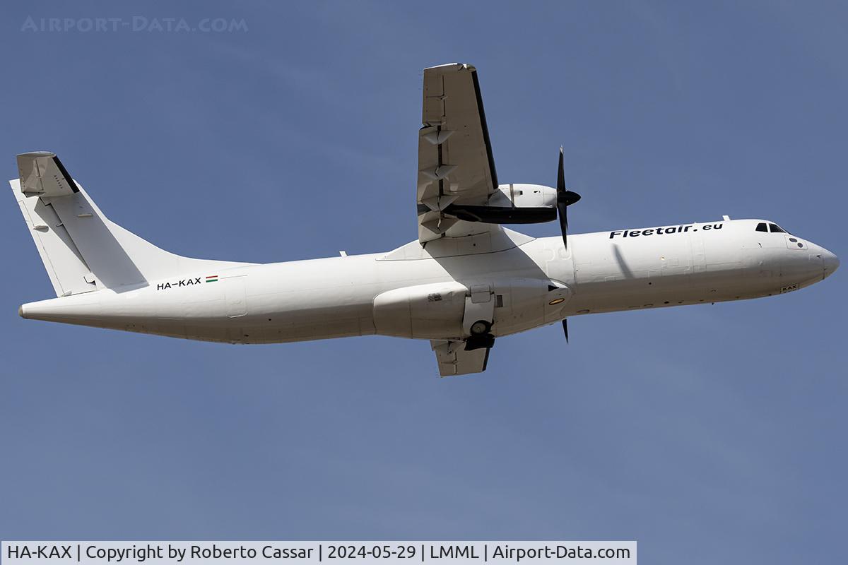 HA-KAX, ATR 72-201(F) (LFD) C/N 381, Runway 13