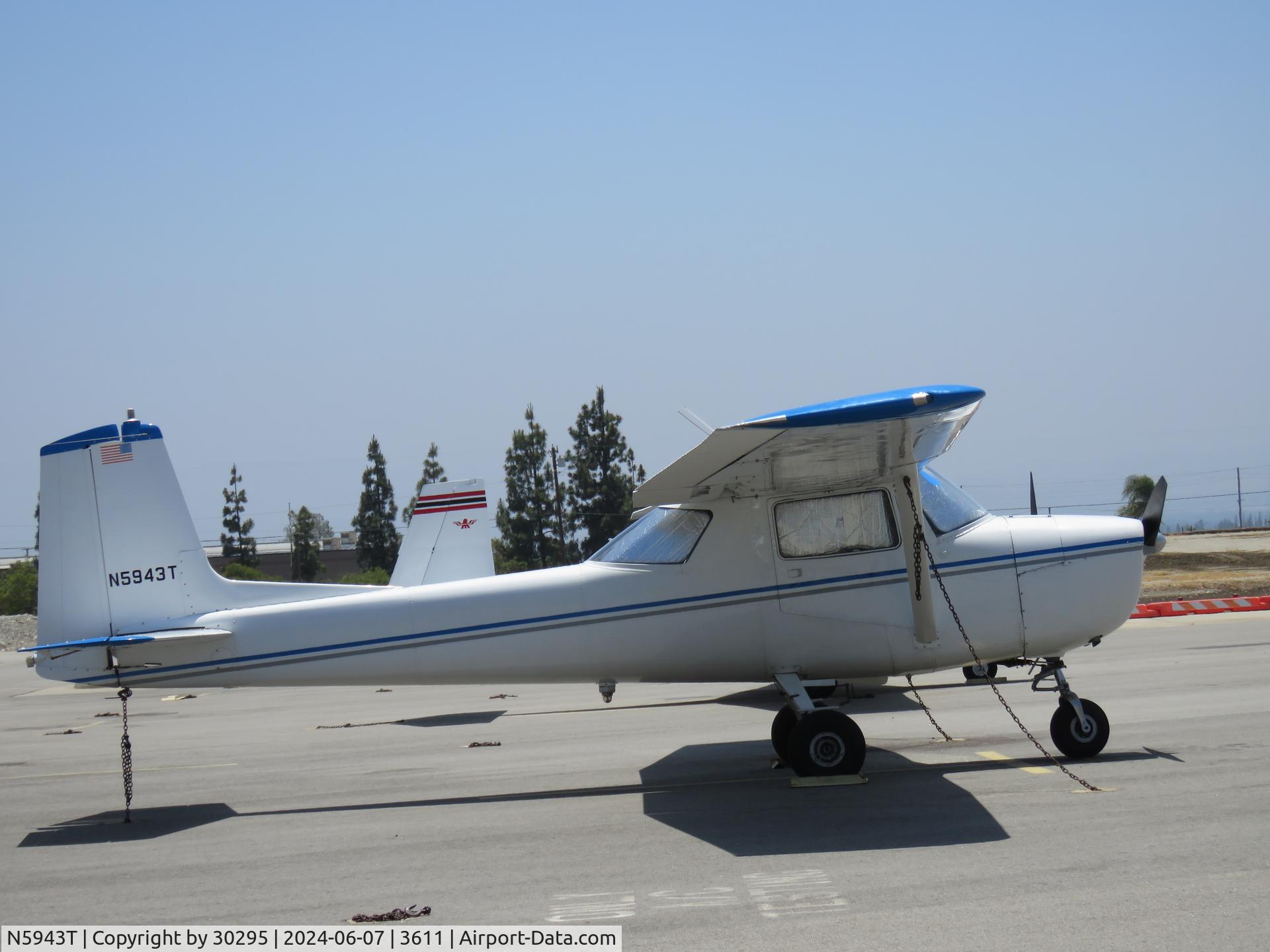 N5943T, 1964 Cessna 150D C/N 15060643, Parked