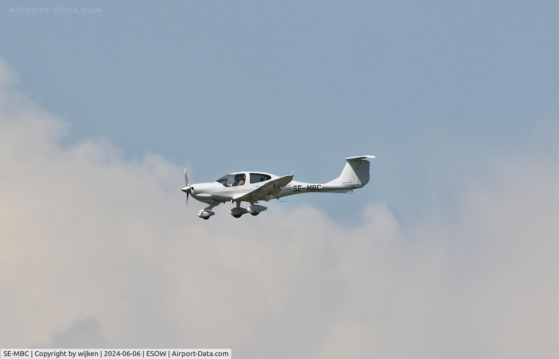 SE-MBC, 2007 Diamond DA-40D Diamond Star C/N D4.330, Rwy 19