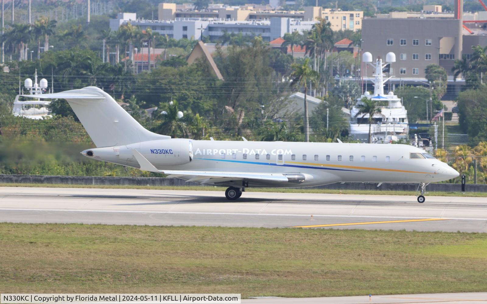 N330KC, 2013 Bombardier BD-700-1A10 Global Express C/N 9579, Global Express zx