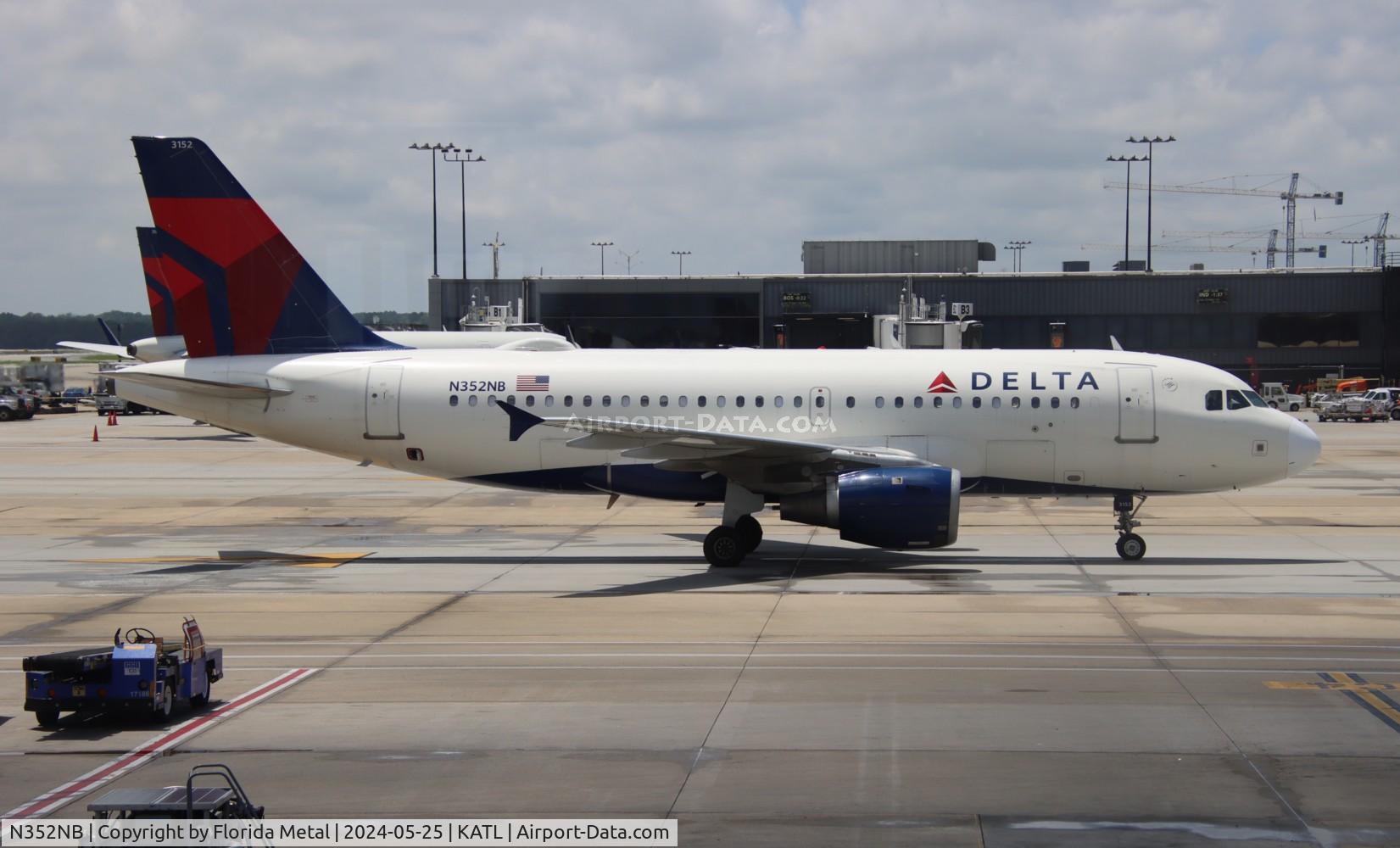 N352NB, 2002 Airbus A319-114 C/N 1824, DAL A319 zx EYW-ATL