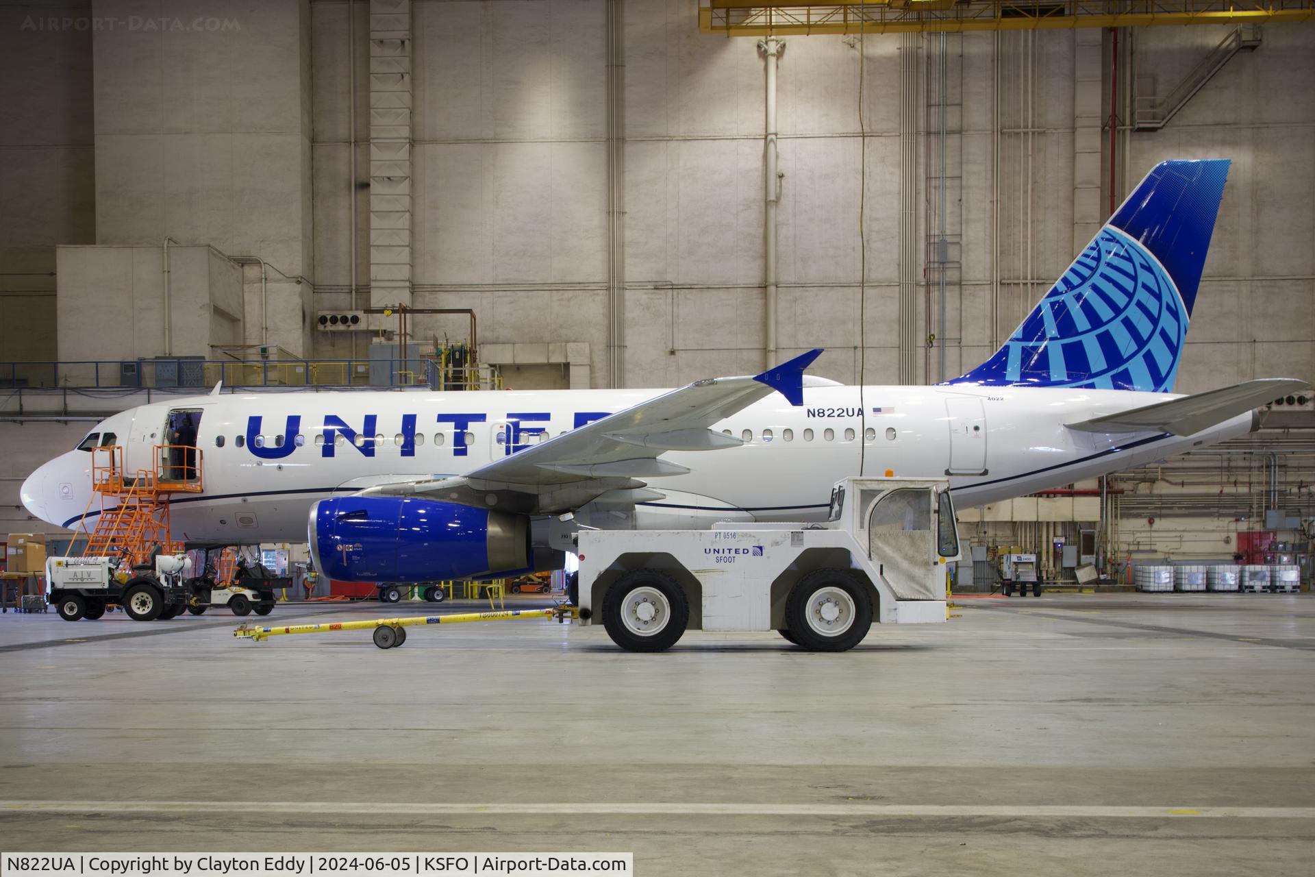 N822UA, 1998 Airbus A319-131 C/N 948, SFO 2024.