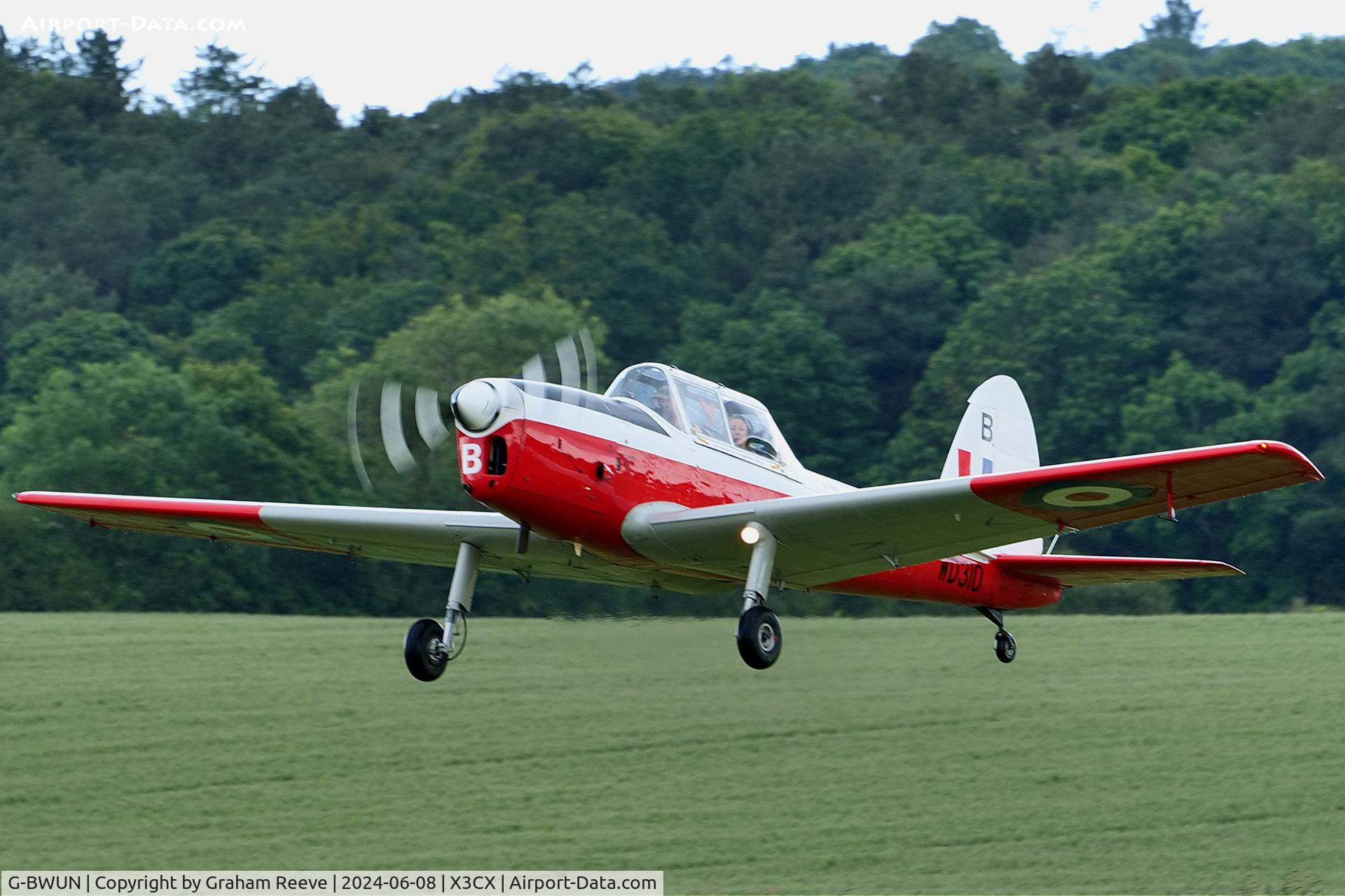 G-BWUN, 1951 De Havilland DHC-1 Chipmunk T.10 C/N C1/0253, Departing from Northrepps.