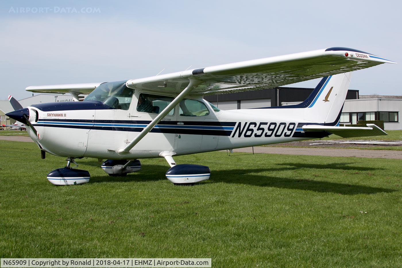 N65909, 1983 Cessna 172P Skyhawk II C/N 17275920, at ehmz