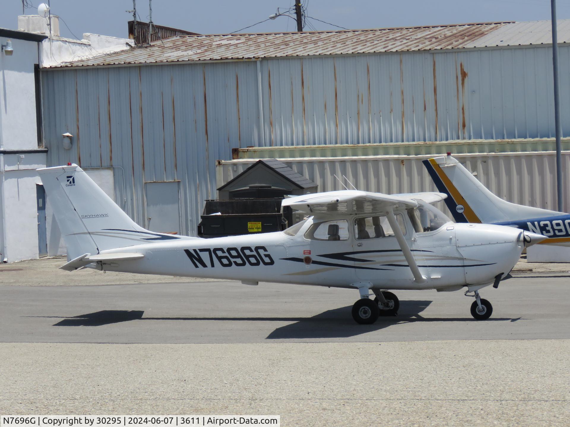 N7696G, 1970 Cessna 172L C/N 17259396, Been moved