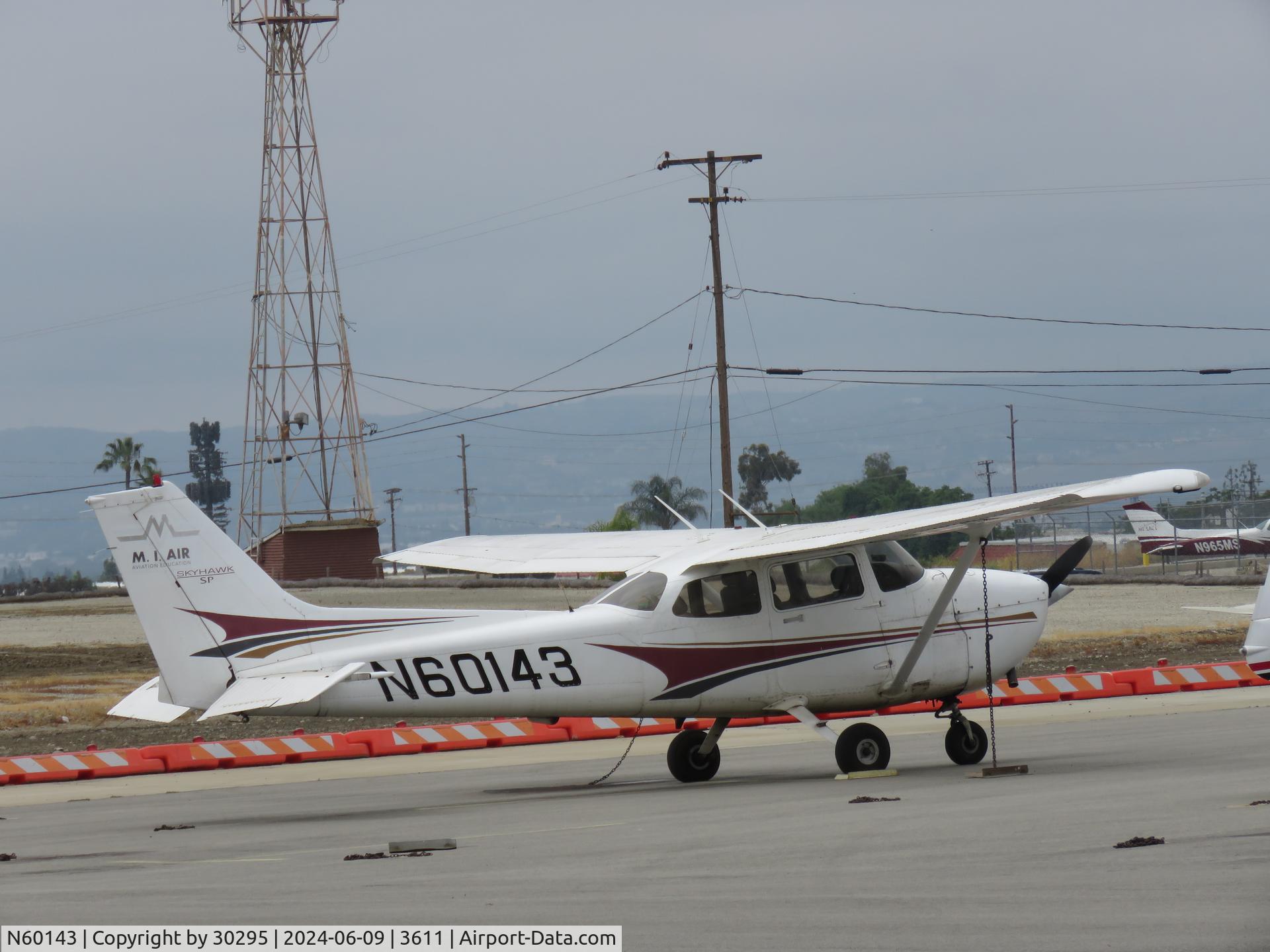 N60143, 2008 Cessna 172S C/N 172S10142, Parked