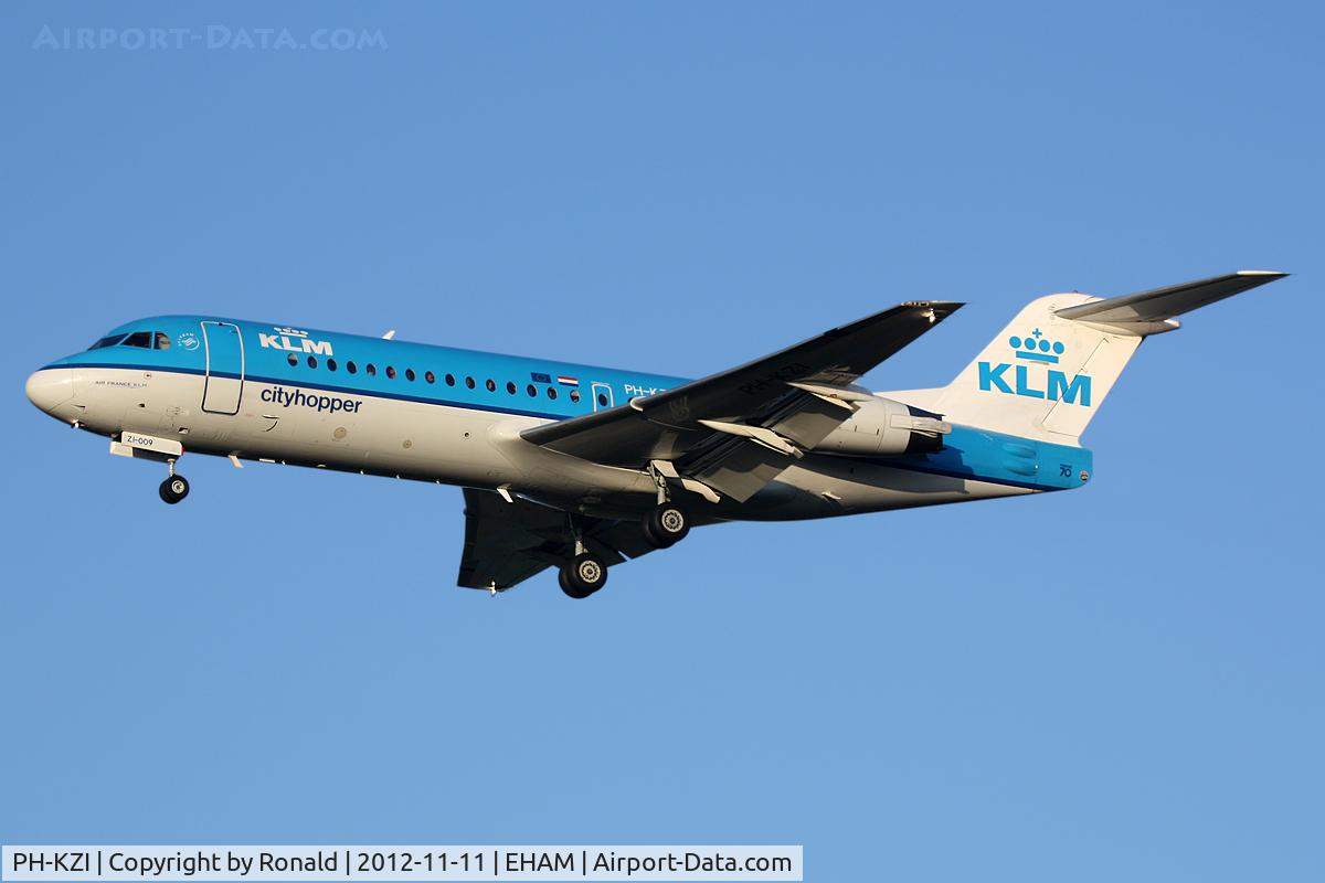 PH-KZI, 1997 Fokker 70 (F-28-0070) C/N 11579, at spl