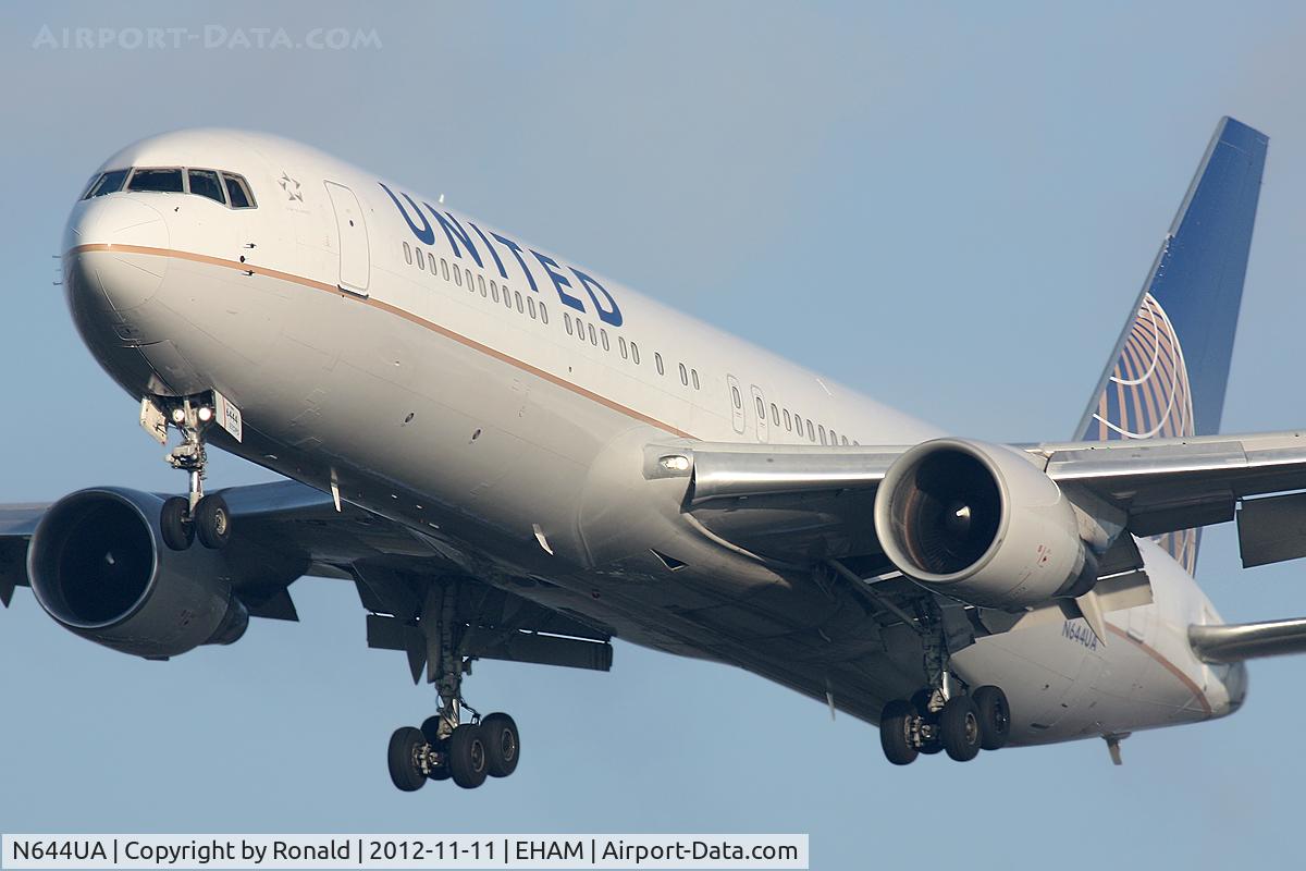 N644UA, 1991 Boeing 767-322 C/N 25094, at eham