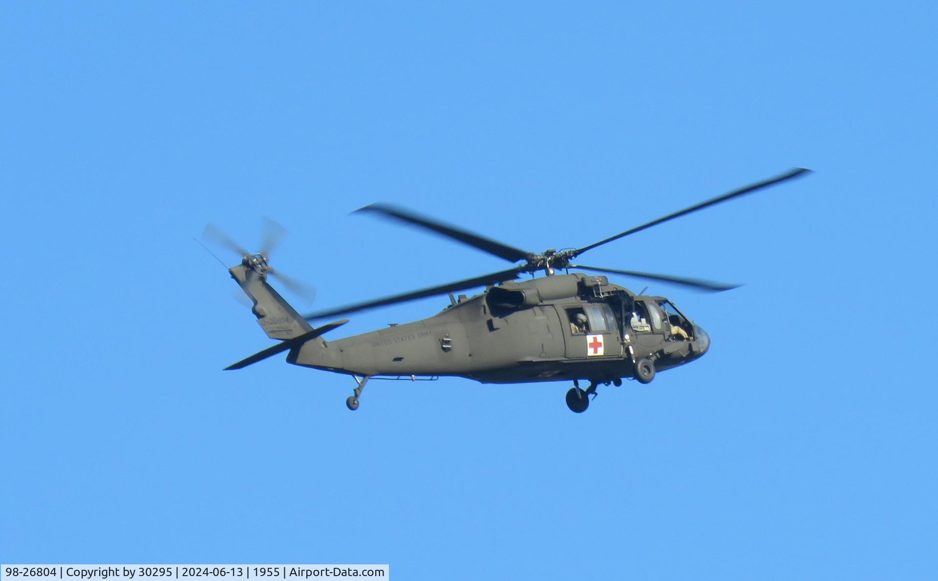 98-26804, 1998 Sikorsky UH-60L Lot 22 Blackhawk C/N 702469, Southbound