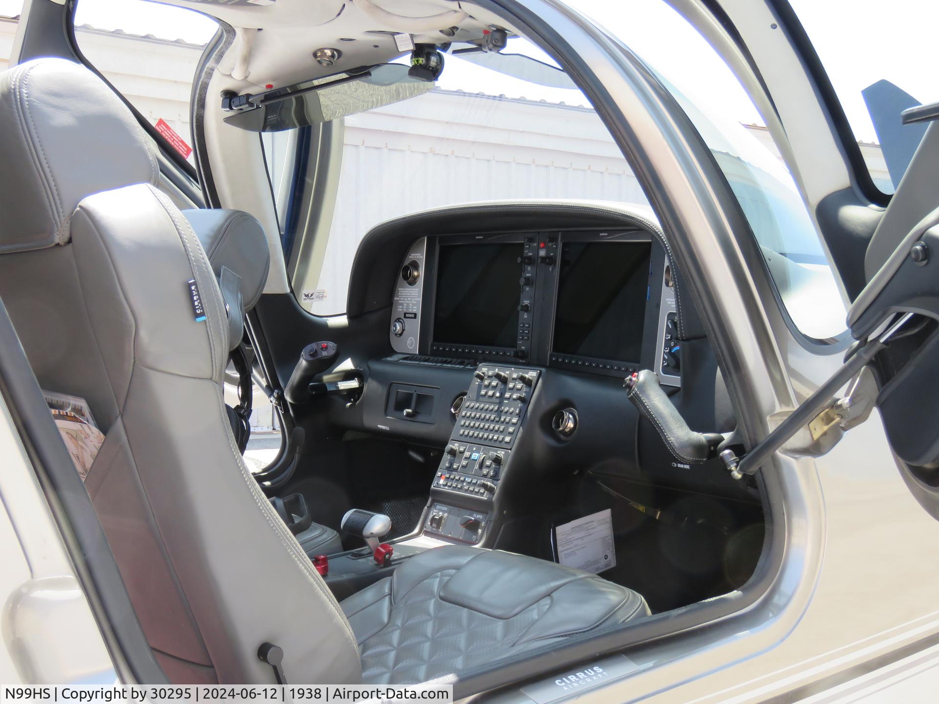 N99HS, 2019 Cirrus SR22T C/N 1909, Cockpit view