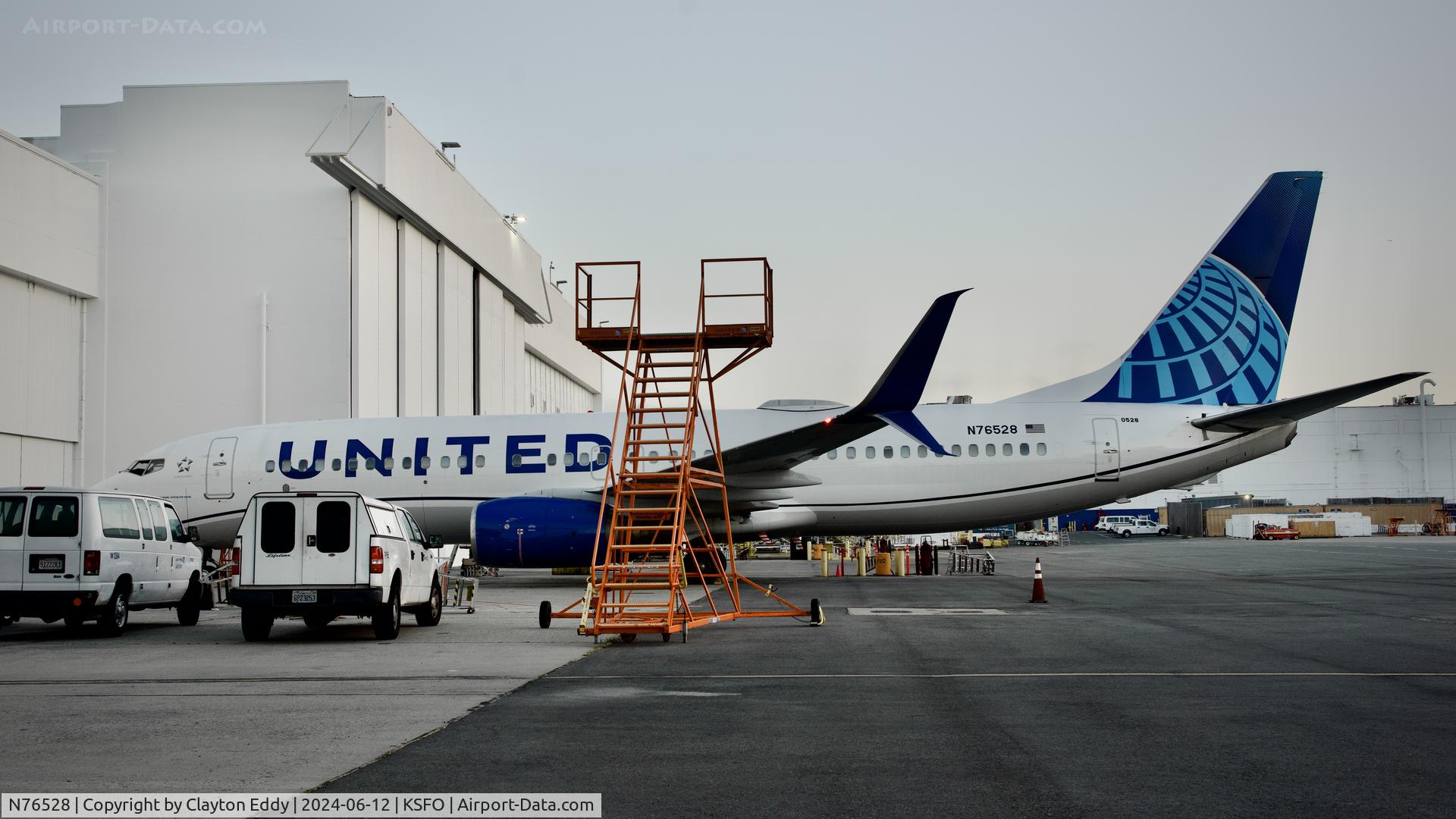 N76528, 2010 Boeing 737-824 C/N 31663, SFO 2024.