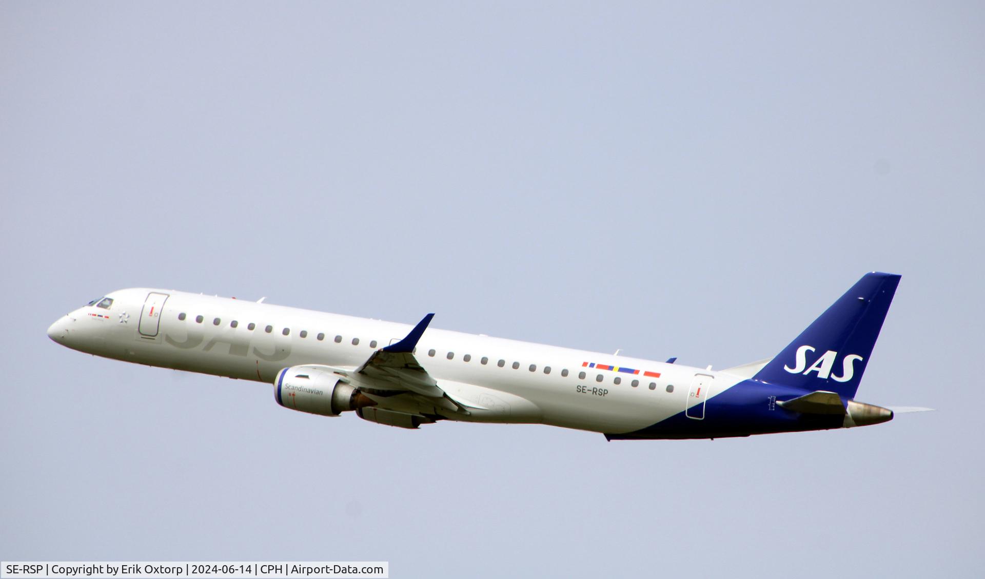 SE-RSP, 2010 Embraer EMB-195LR C/N 19000401, SE-RSP taking off rw 22R.
Now in full SAS c/s