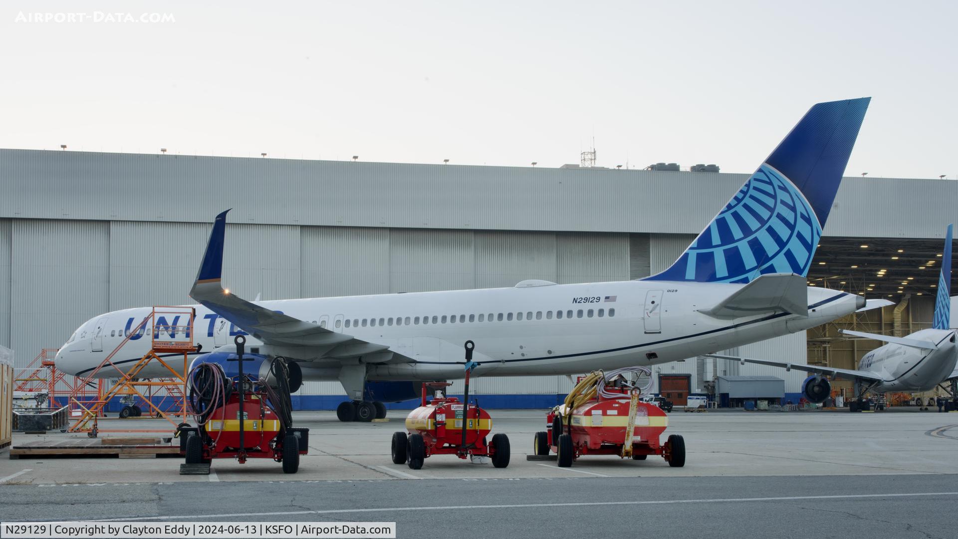 N29129, 1998 Boeing 757-224 C/N 28969, SFO 2024.