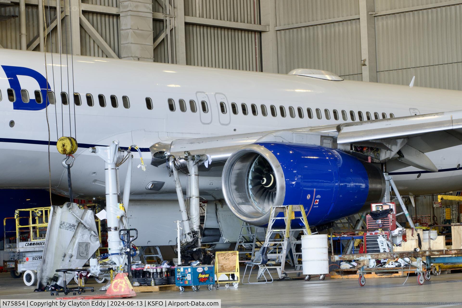 N75854, 2002 Boeing 757-324 C/N 32813, Gear change SFO 2024.