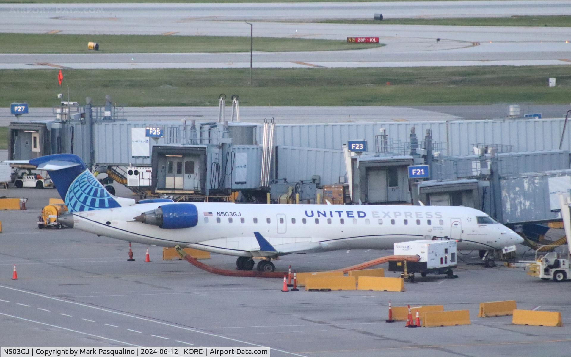N503GJ, 2001 Bombardier CRJ-701 (CL-600-2C10) C/N 10019, CL-600-2C10