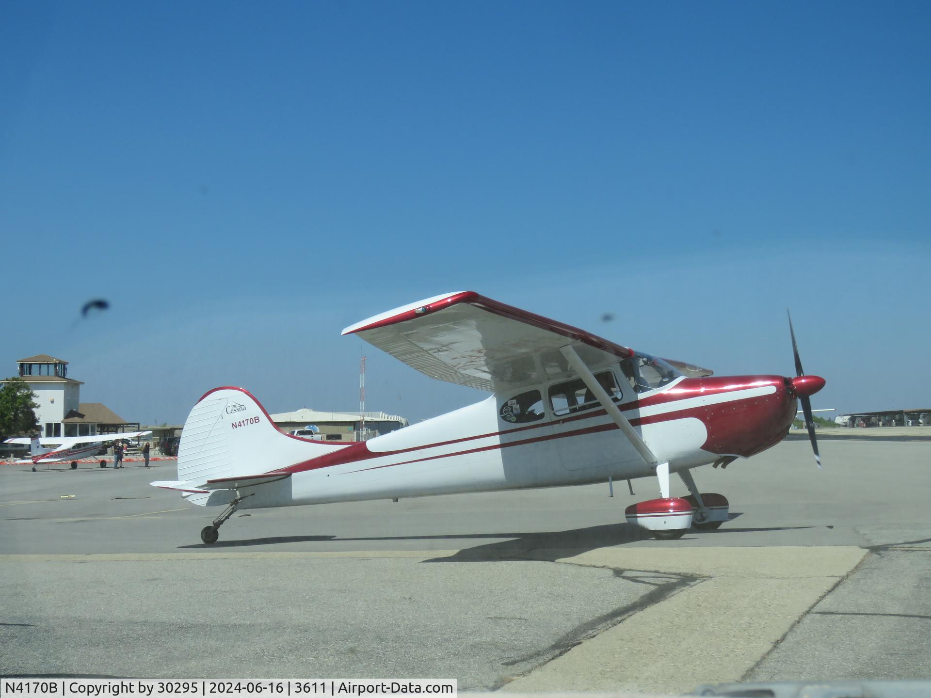 N4170B, 1953 Cessna 170B C/N 26137, Taxiing