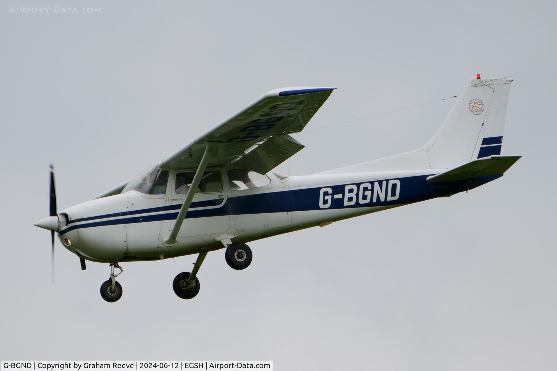 G-BGND, 1977 Reims F172N Skyhawk C/N 1576, Landing at Norwich.
