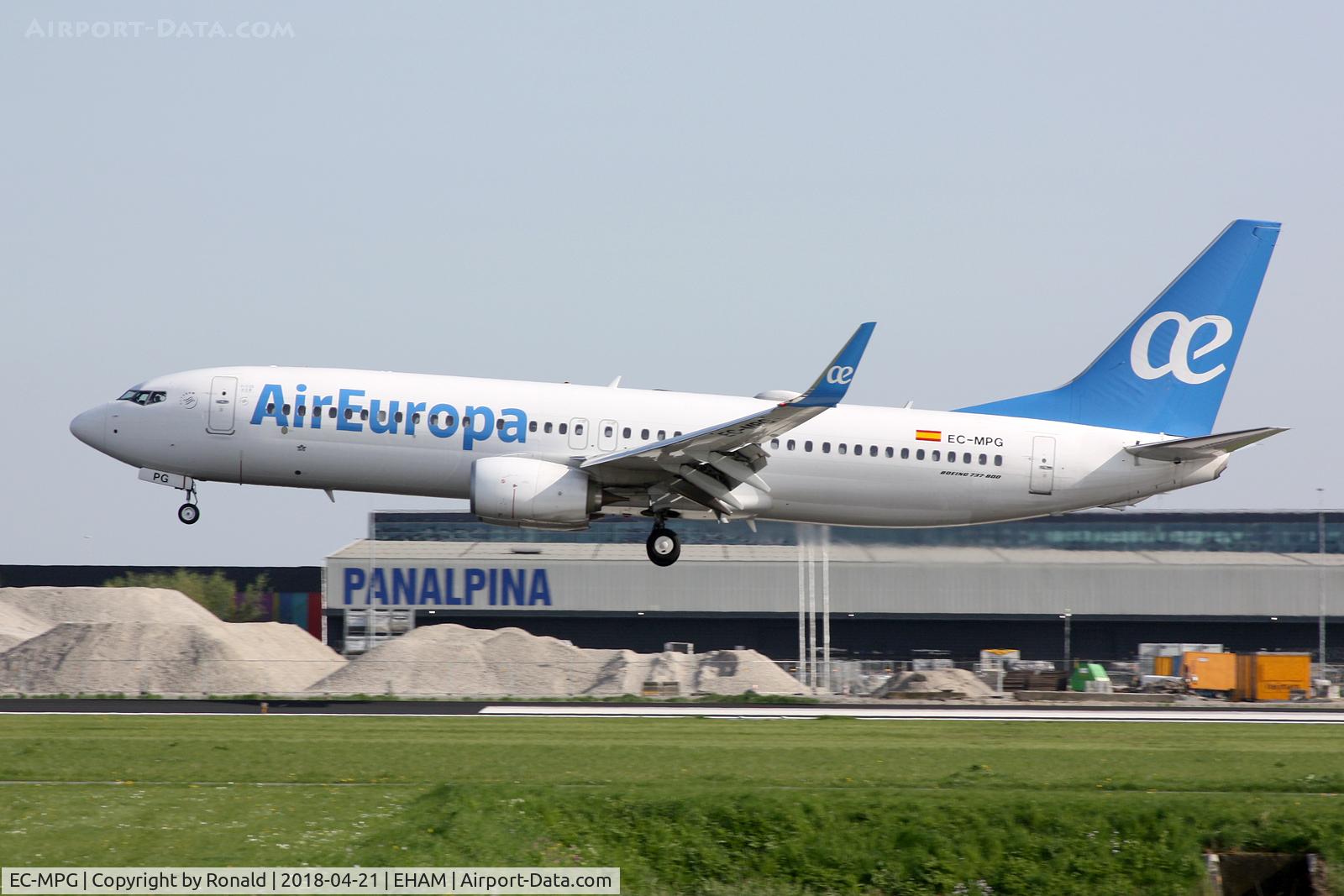 EC-MPG, 2017 Boeing 737-800 C/N 60586, at eham