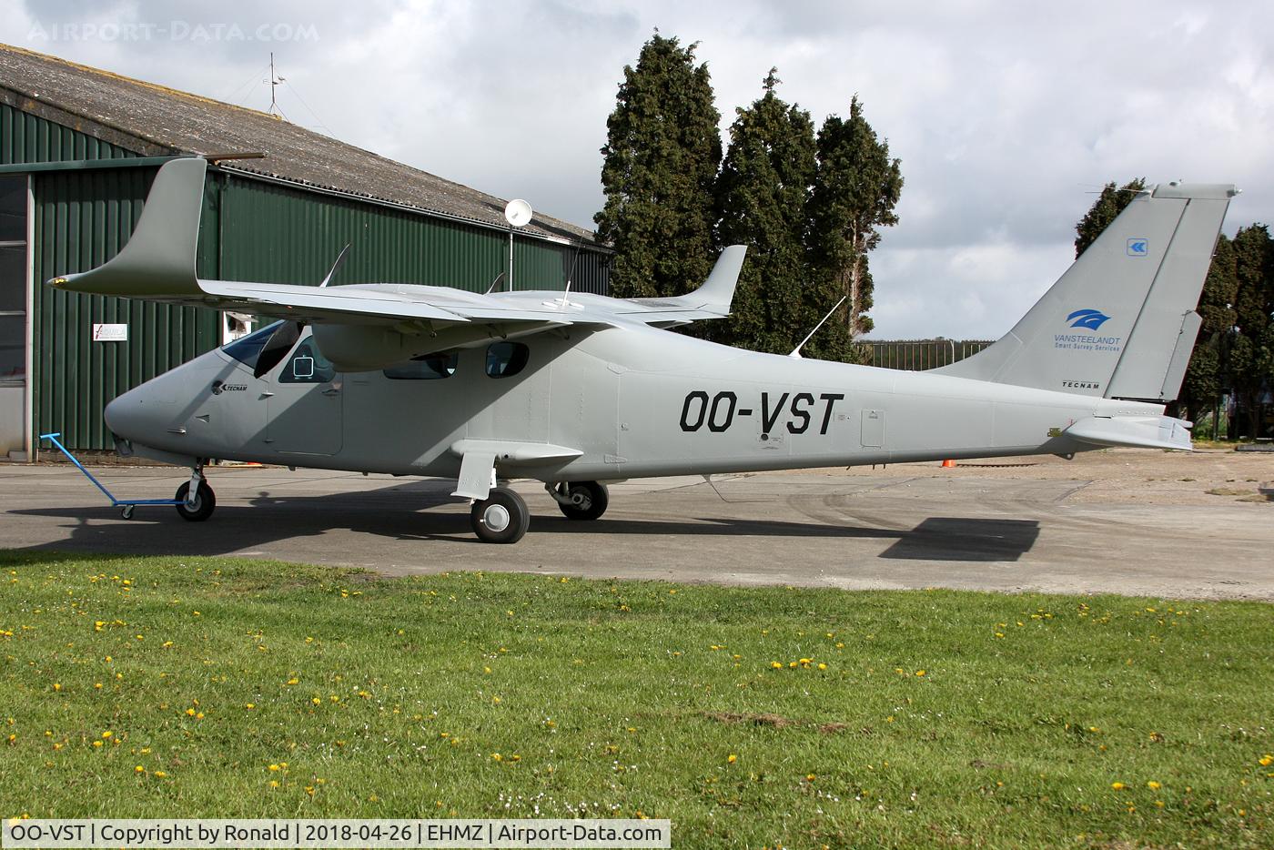OO-VST, 2017 Tecnam P-2006T C/N 220, at ehmz